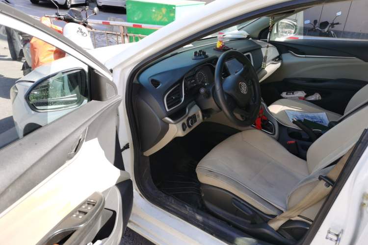 Used Buick GT 2015 15N Automatic Elite Version
