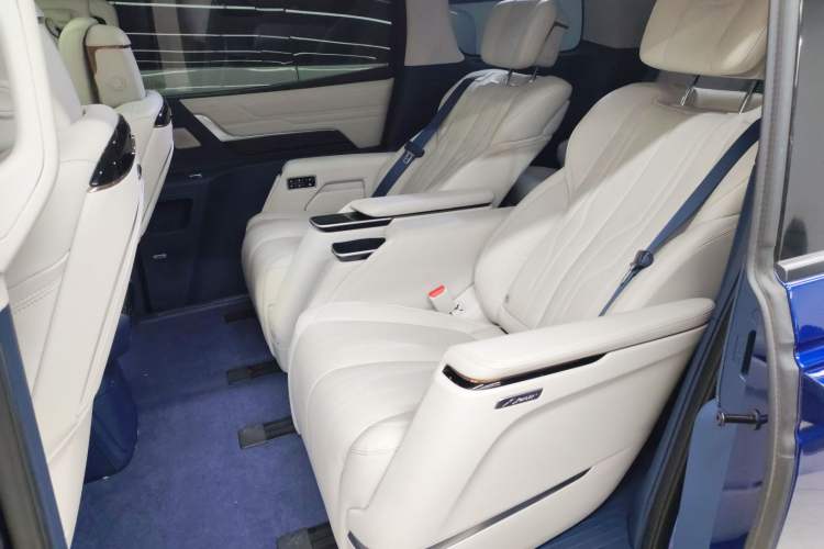 Used Buick Century 2023 2.0T Six-Seater Yinshi Edition
