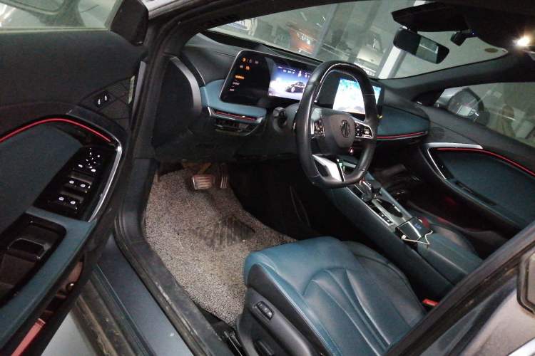 Used MG 7 2023 2.0T Automatic Trophy+ Ignition Glory Edition
